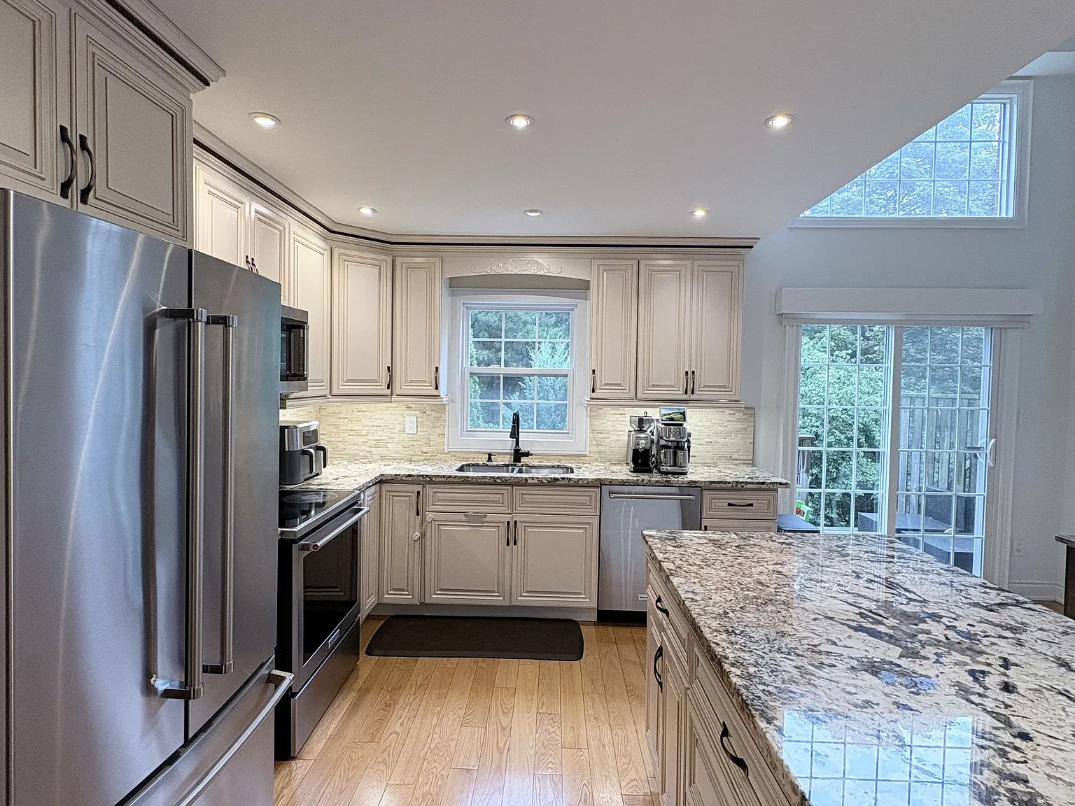 3 bed, $3,700 — Photo 4
