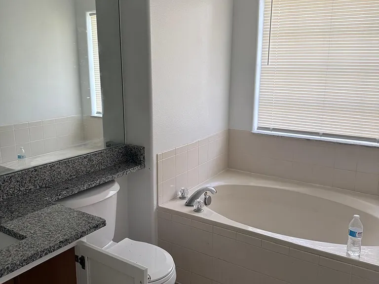 2165 Island Walk Dr — Photo 4