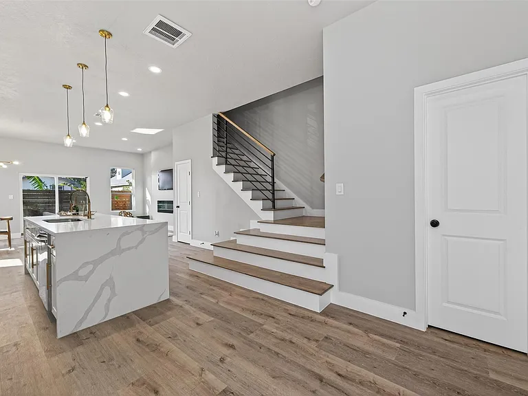 4115 Yale St — Photo 6