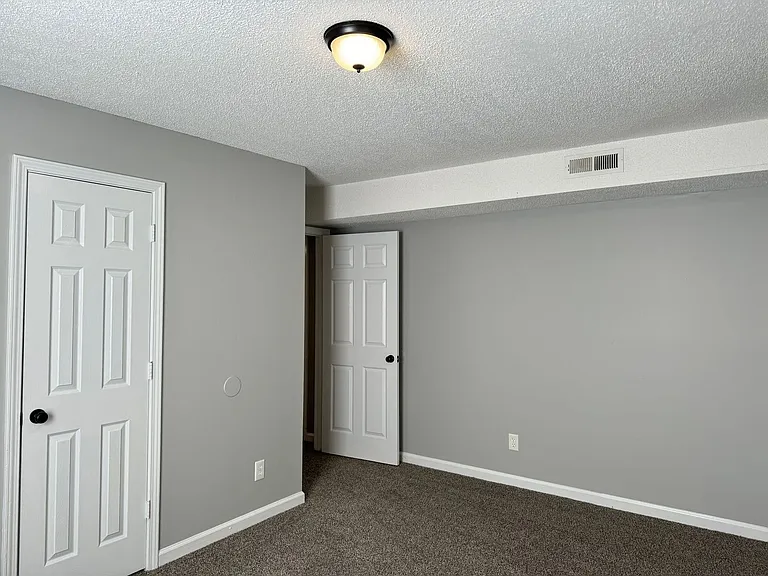 3895 Northeast Dr — Photo 13