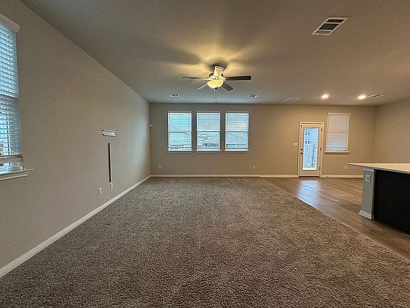 3rd image of 152 Mason Hill Ln