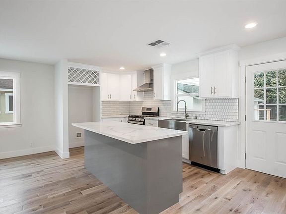 5th image of 5341 Aileen Way