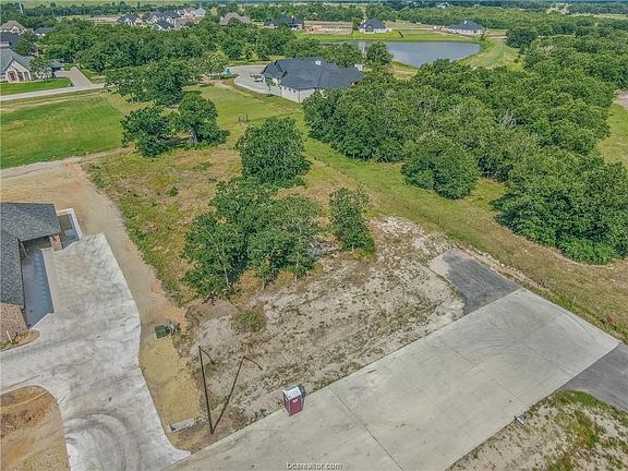 3rd image of 4400 Williams Creek Dr