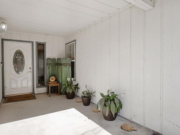 5th image of 1595 University Avenue