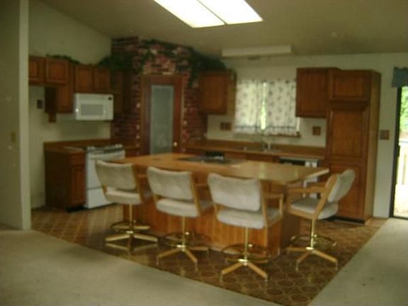 4th image of 4631 Lagoon Dr