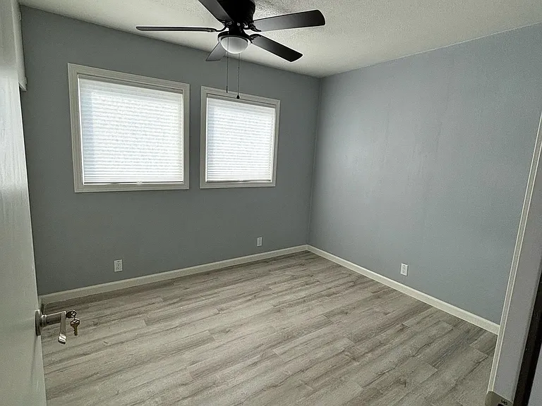 1111 NW 32nd St #1 — Photo 2