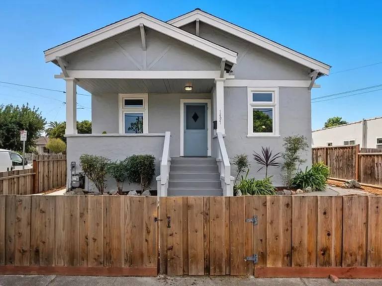 Sanborn Ave — Photo 1