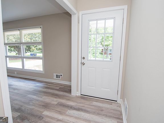 5th image of 375 Georgia Ave