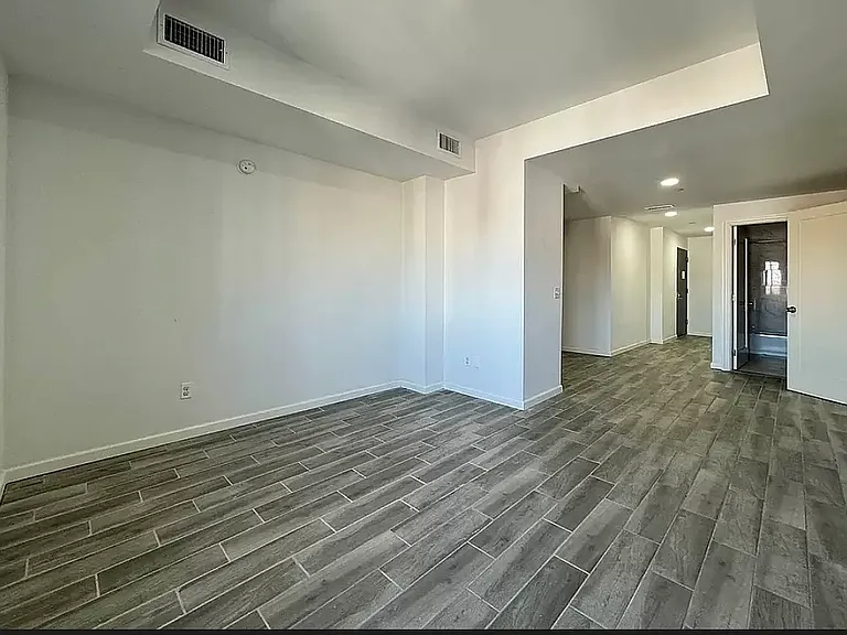 14-43 31st Ave #4B — Photo 4