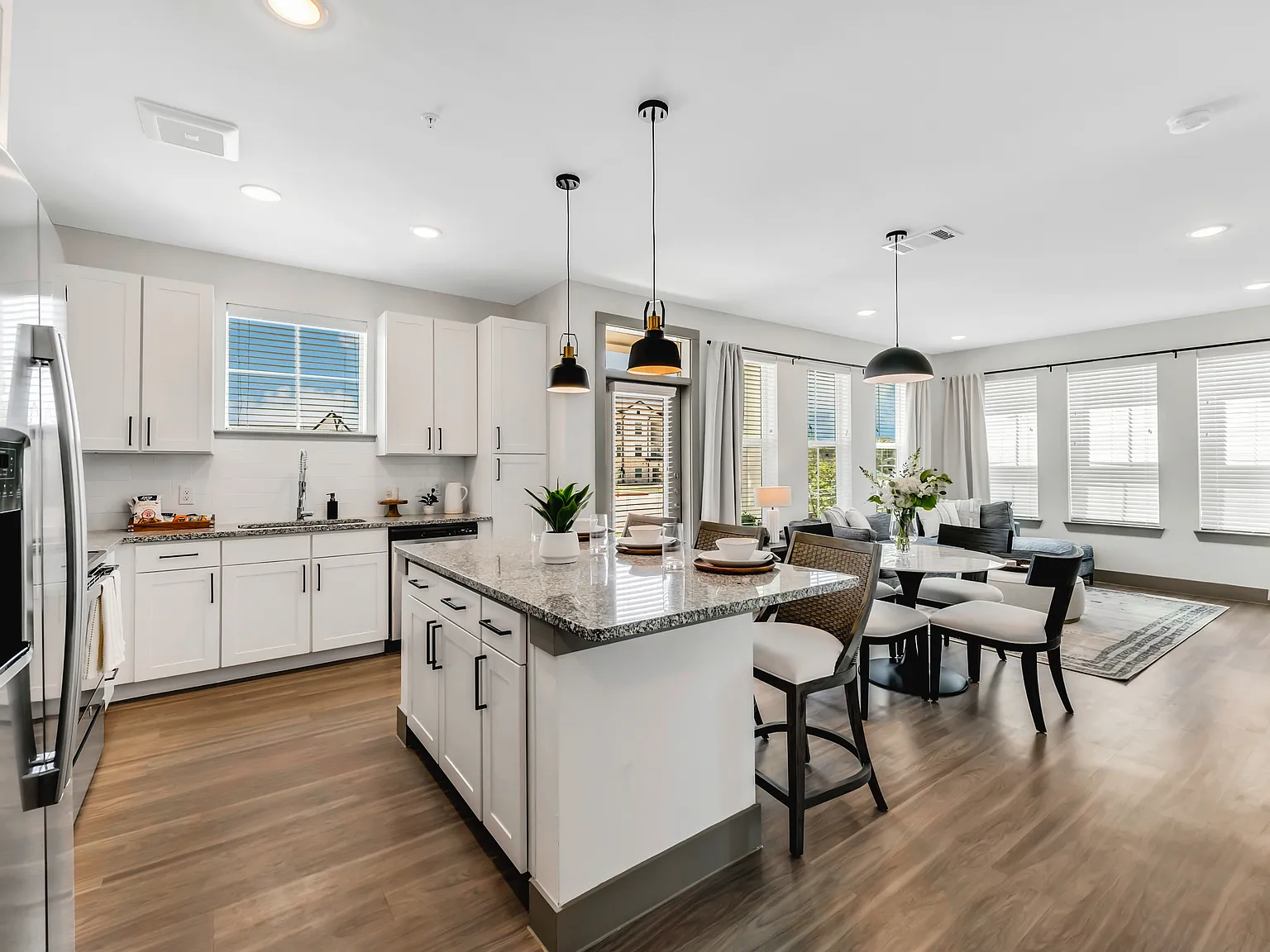 Atlas Bluewood Apartments — Photo 3
