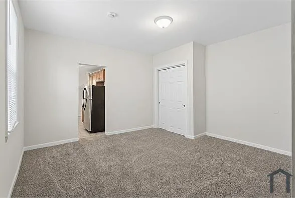 121 Union Ave — Photo 3