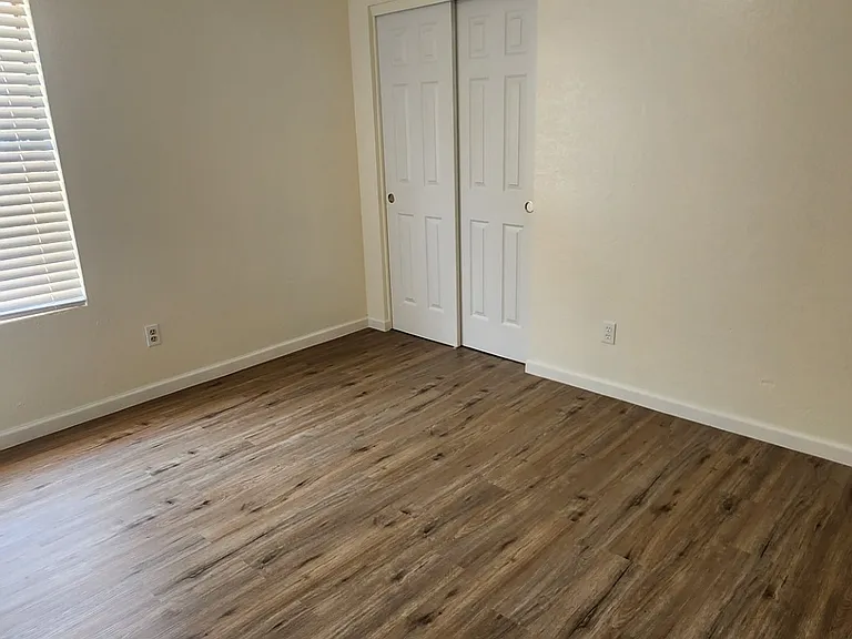 2752 N Salem #101 — Photo 8