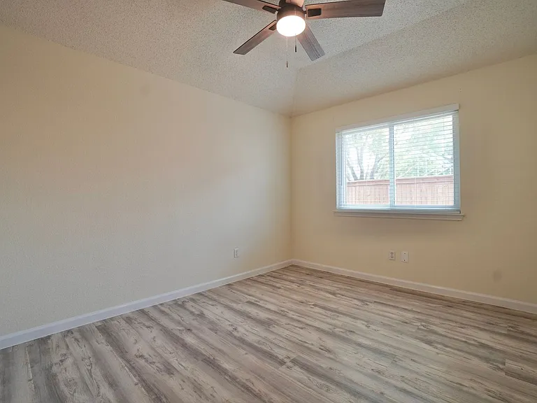 13102 Staton Dr — Photo 16