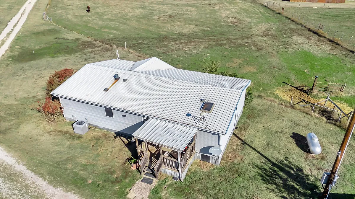 Building Photo - 15878 FM 428