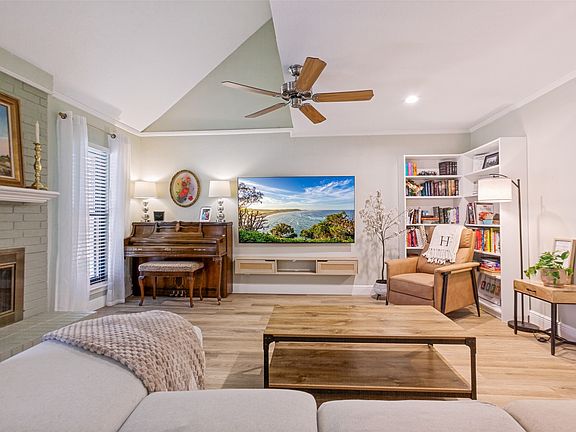3rd image of 2540 Sunscape Ln