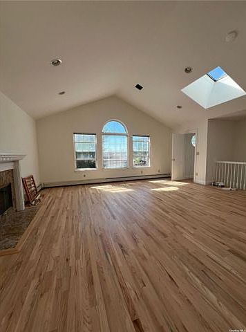 1st image of 111 Manorhaven Blvd