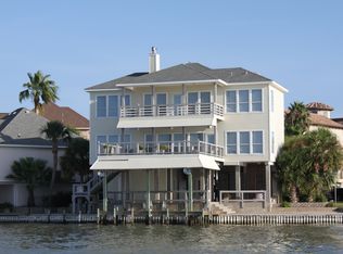 1202 Oahu Drive, Tiki Island, TX 77554