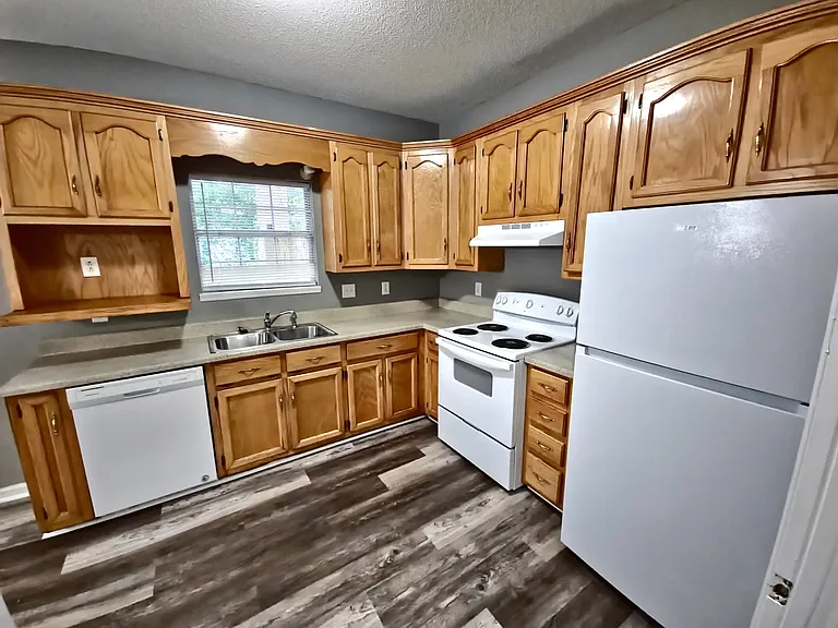 105B Thames Rd — Photo 4