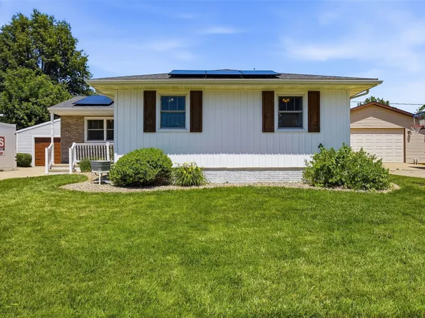 2960 26th Ave, Marion, IA 52302