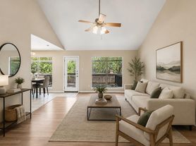 5603 Thunderbird St, Lago Vista, TX
