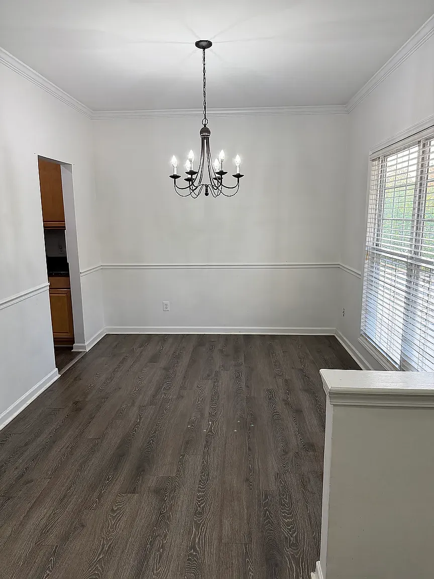 4 bed, 2400 sqft, $2,150 — Photo 1