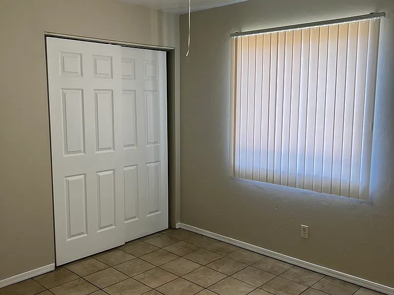 113 W Corona Rd #2 — Photo 15