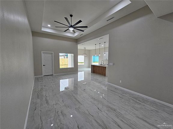 4th image of 1024 W Solaris Ln