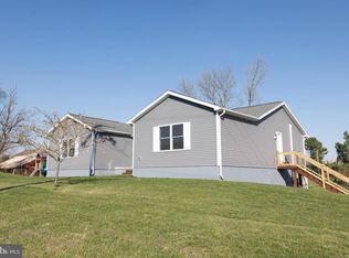 599 Hilltown Rd, Gettysburg, PA 17325