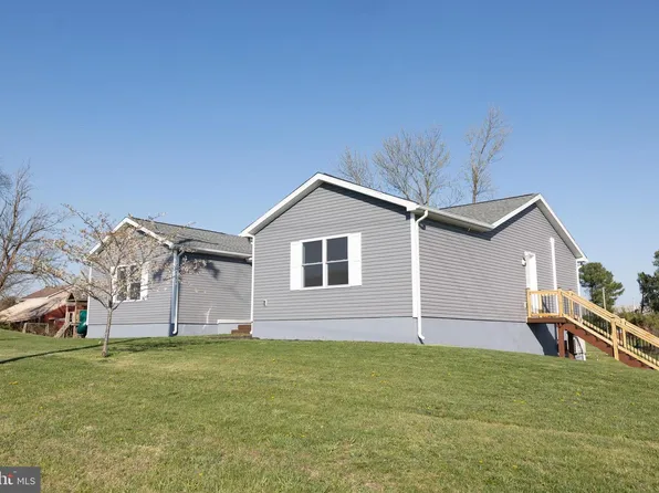 599 Hilltown Rd, Gettysburg, PA 17325