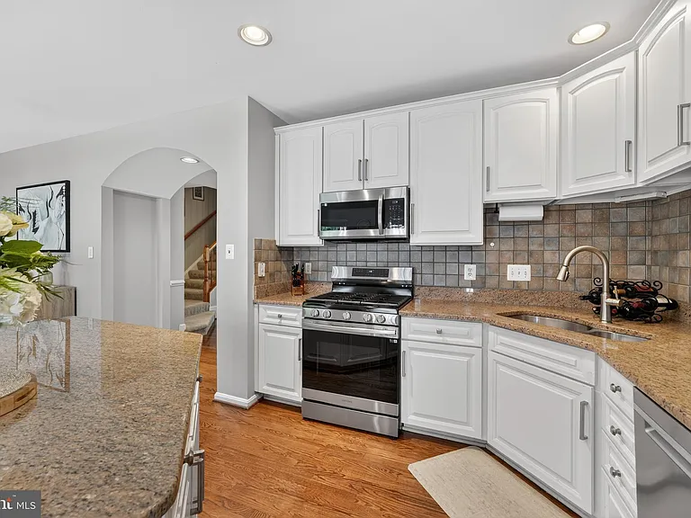 12003 Mill Rock Dr — Photo 32