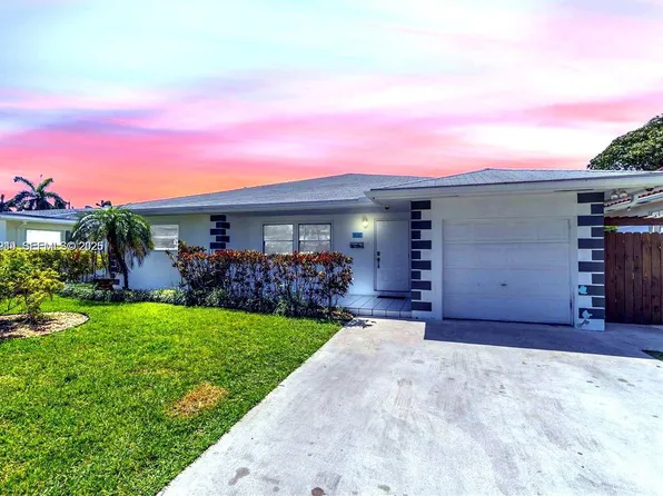 806 NE 4th St, Hallandale Beach, FL 33009