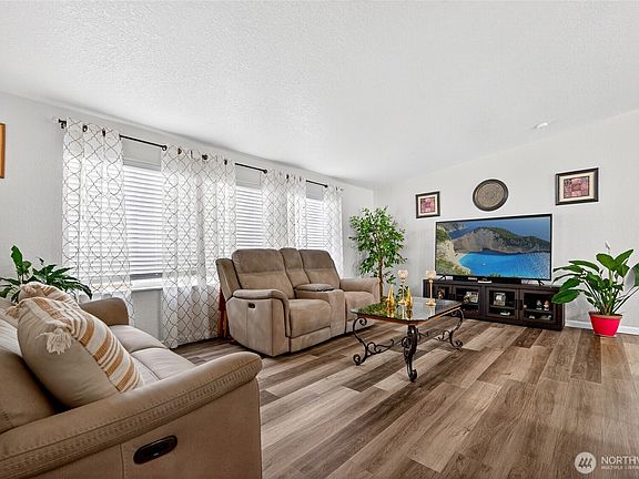3rd image of 19920 67th Avenue NE #25