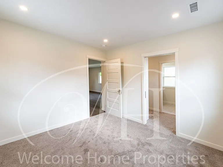 1335 Monroe St — Photo 19