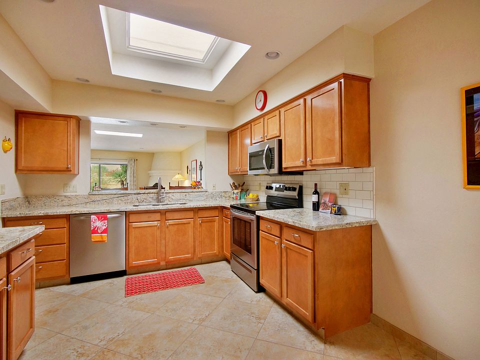 1st image of 664 W Placita Nueva