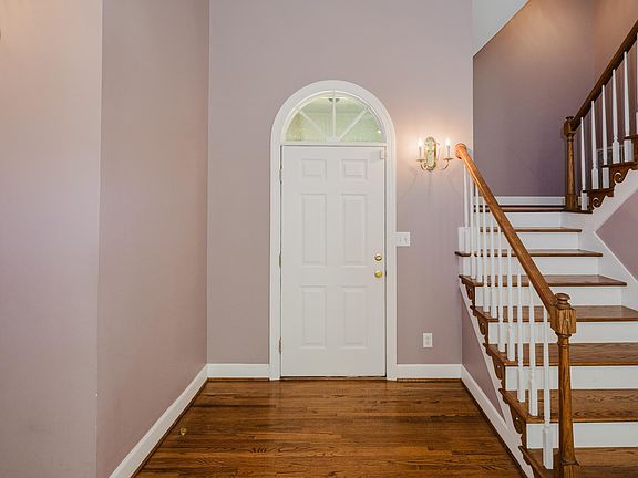4th image of 2712 Crandall Ct