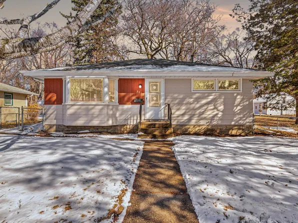 3923 2nd St NE, Columbia Heights, MN 55421