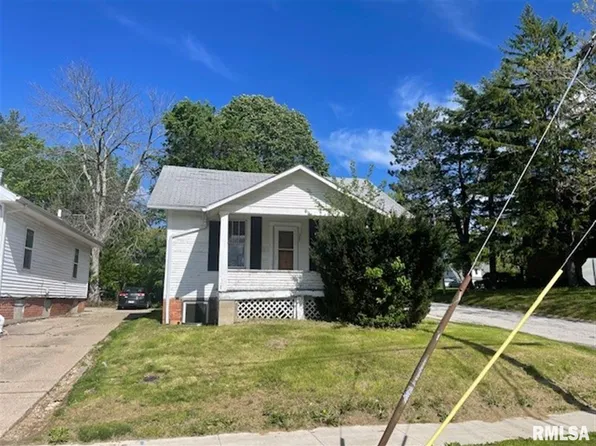 321 N Clay St, Macomb, IL 61455