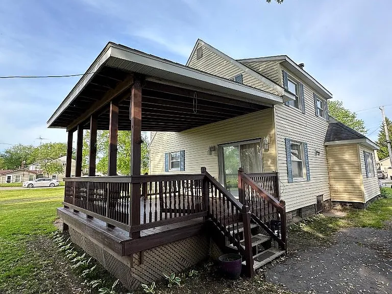 12131 N Shores Blvd — Photo 3