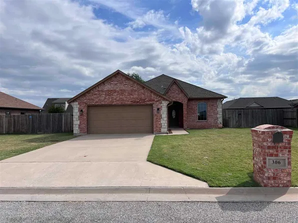 306 Marilyn Glover Dr, Elgin, OK 73538