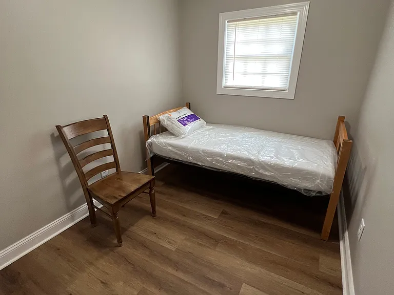Bedroom 2 with Twin Bed