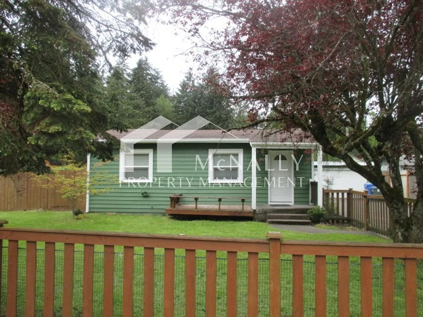 Charming 3 Bedroom Home in Tacoma — Photo 1