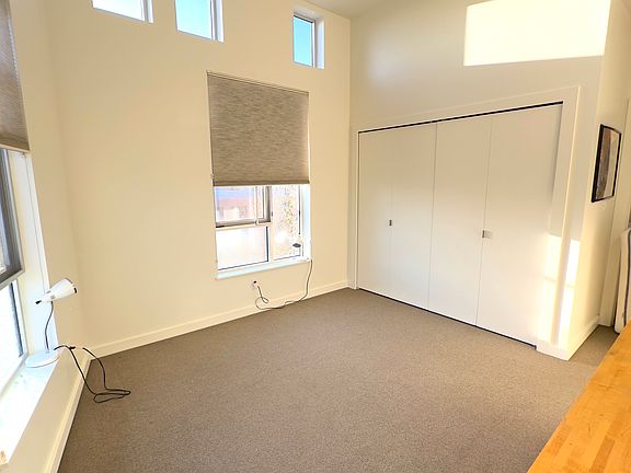 Room for rent (photo 2)