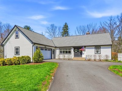 399 Walters Rd, Chagrin Falls, OH, 44022