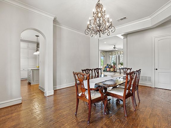 5th image of 161 Ridgemont Dr