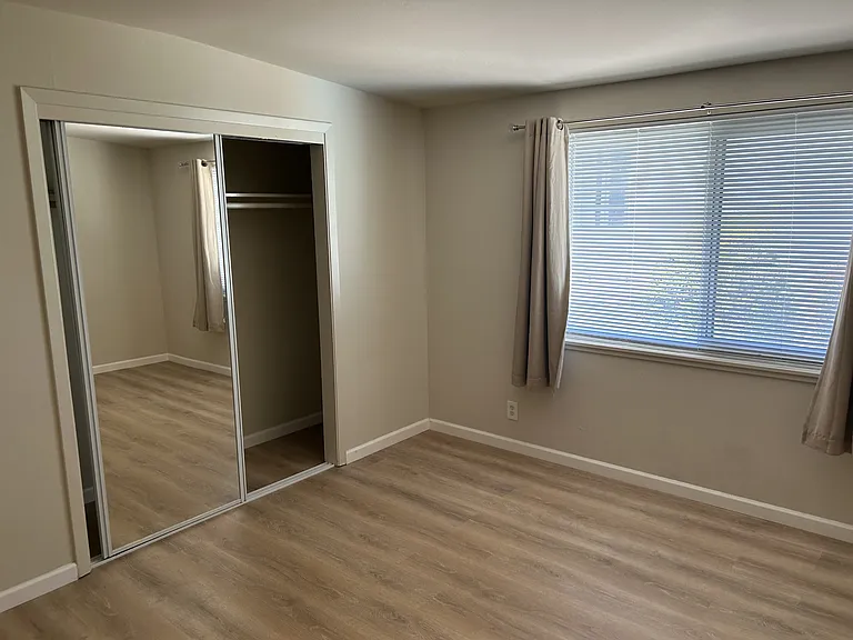 100 Millbrae Ave #2 — Photo 16
