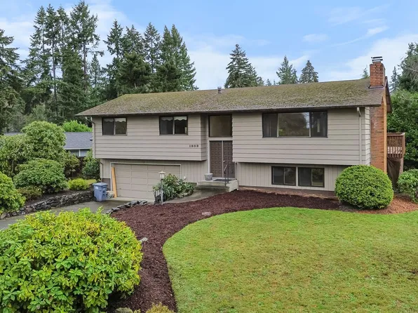 1502 Adams St, Steilacoom, WA 98388