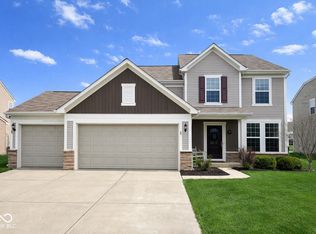 6638 Keepsake Dr, Whitestown, IN 46075