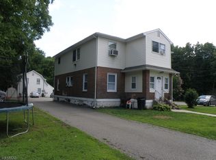 28 Van Dam Ave, Bloomingdale, NJ 07403