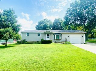 106 Oak Dr, Little Hocking, OH 45742