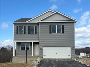 115 Crabapple Ln N, Beaver Falls, PA 15010